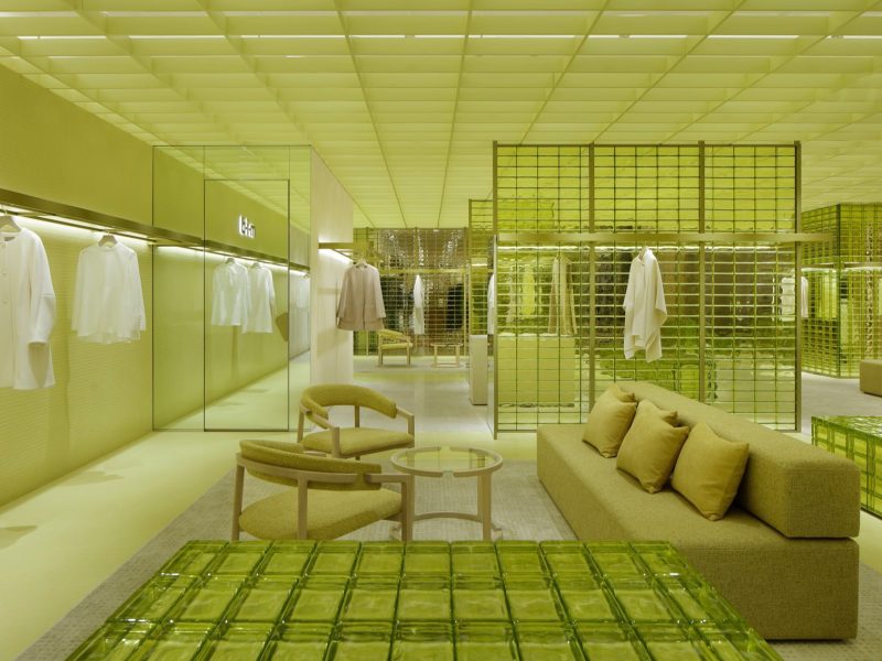 Cửa hàng maison m-i-d 1985: Mê cung gạch kính