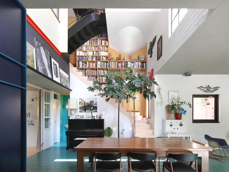 Petralona House - Ngôi nhà của sự ngẫu hứng