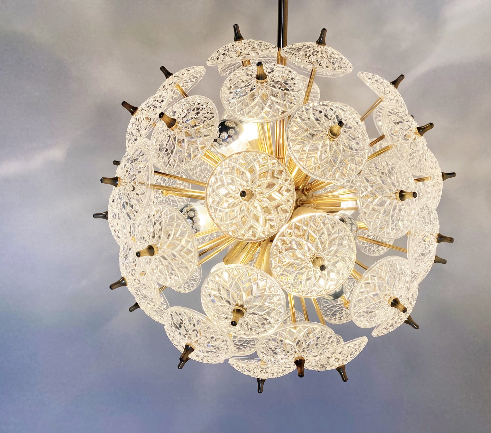 den tran chandelier sputnik