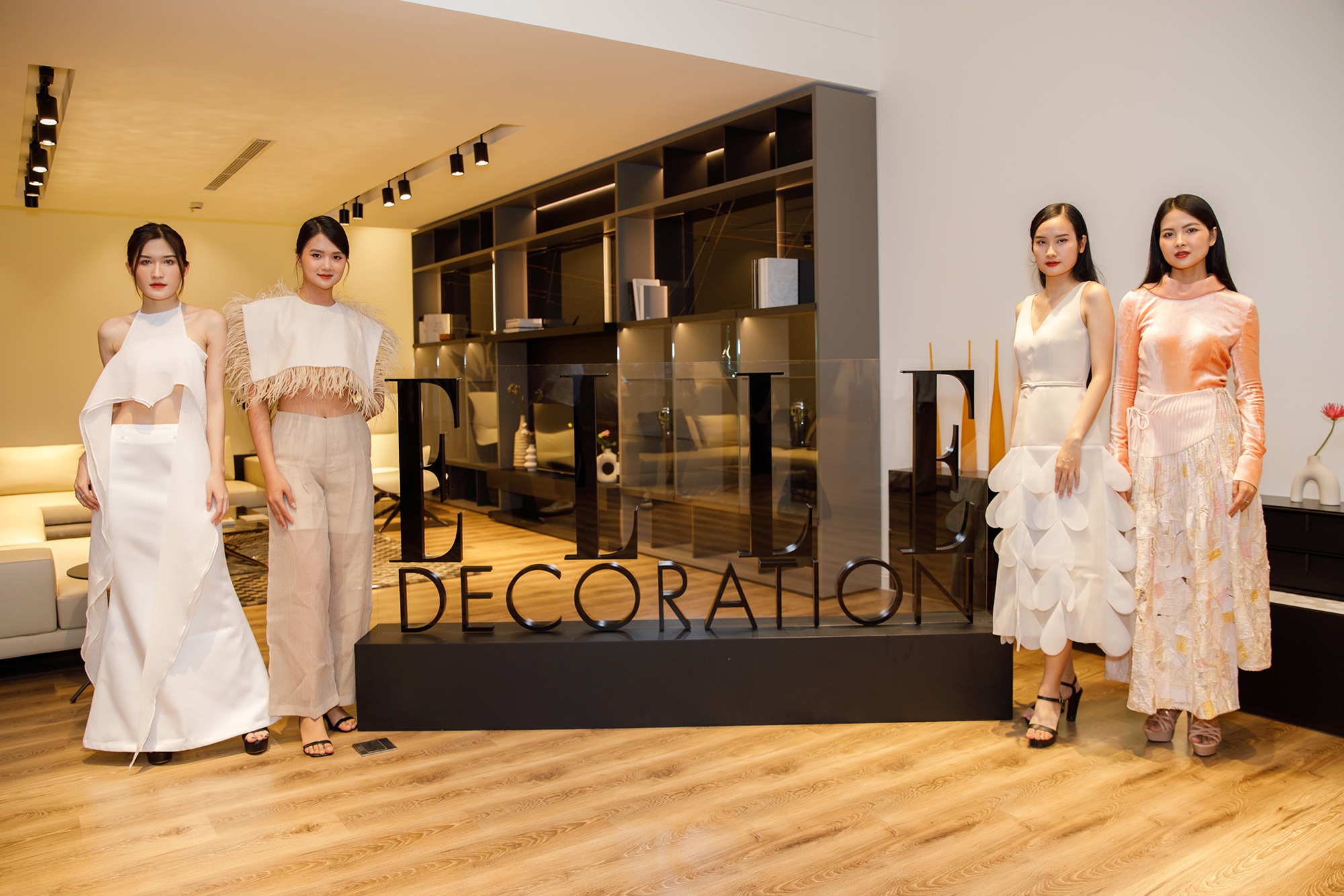 elle fashion show 2023 nha thiet ke elle decoration rita vo