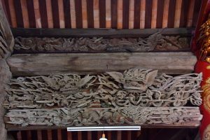 Mảng chạm gia đình rồng Hương Canh