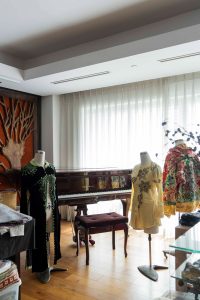 Xưởng thời trang tại gia của NTK Mai Lâm 1