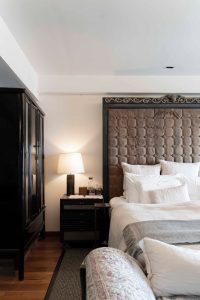 Xưởng thời trang tại gia của NTK Mai Lâm 6