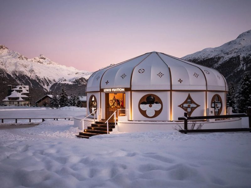 Boutique thời đại số: Tìm sự cân bằng giữa vật lý và trực tuyến