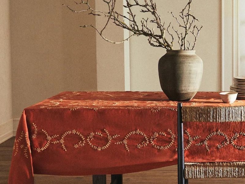 Khăn bàn linen và những mẩu chuyện