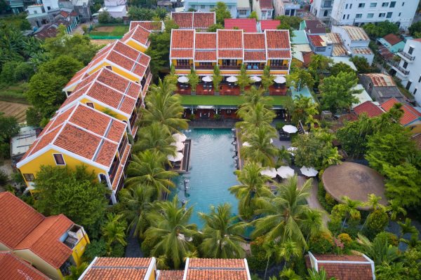 resort trong long pho co hoi an