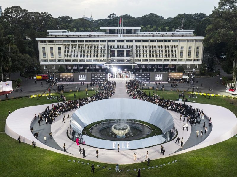 10 phương án sàn diễn ELLE Fashion Show 2023 - 10 ý tưởng kết nối tính đương đại và di sản