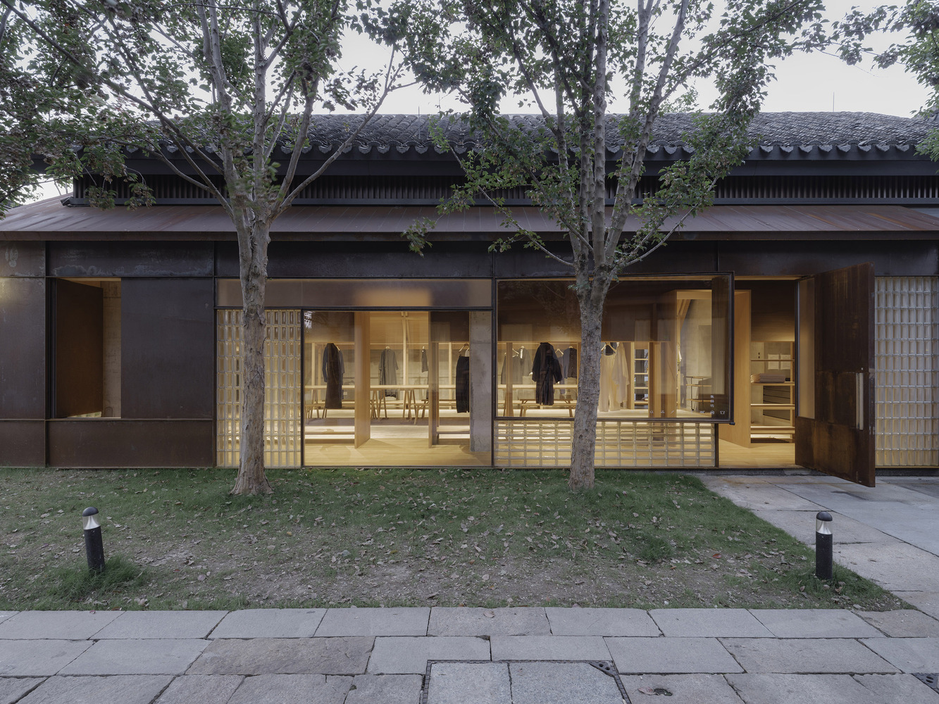 boutique vat lieu go be tong khong gian ban le Jisifang