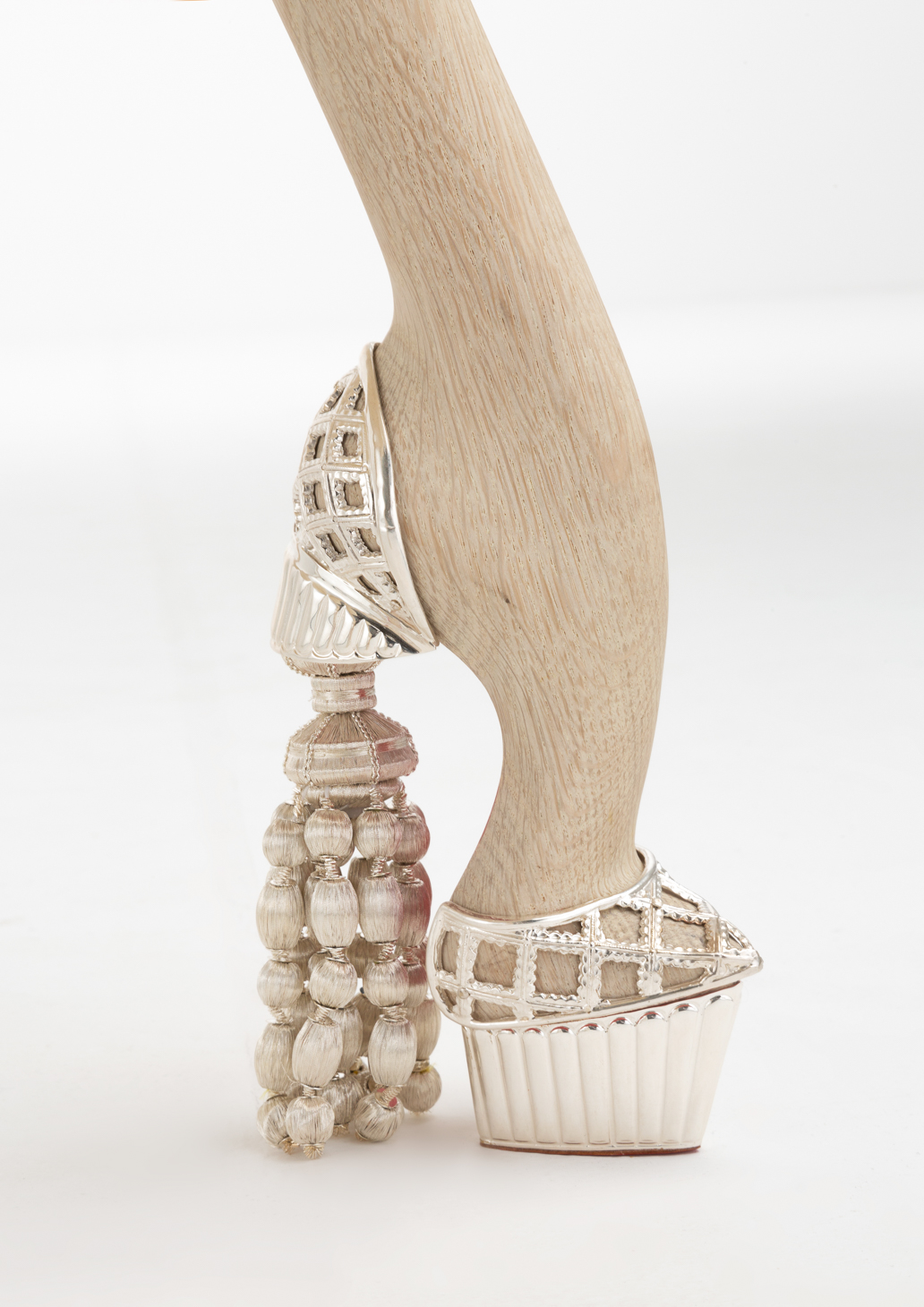 got giay bac Clam Chair Christian Louboutin x Pierre Yovanovitch