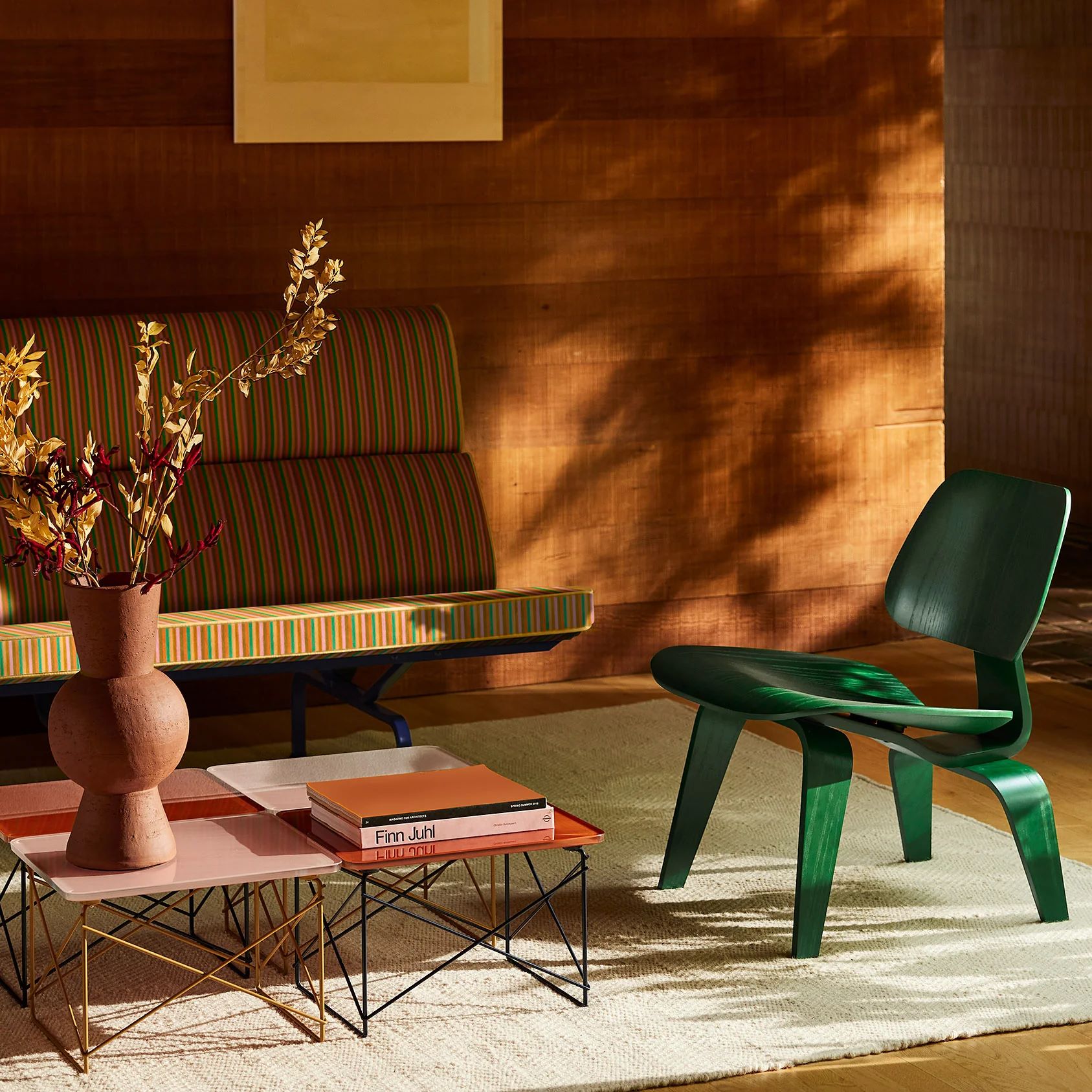 ghe LCW Charles va Ray Eames