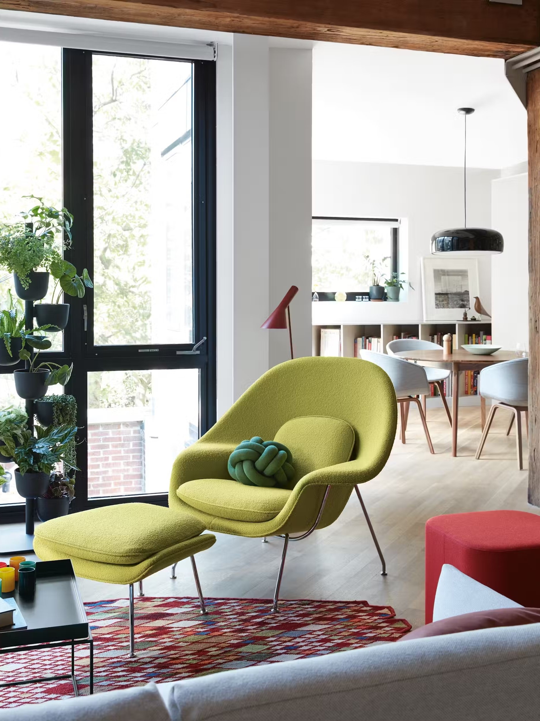 Womb chair Eero Saarinen