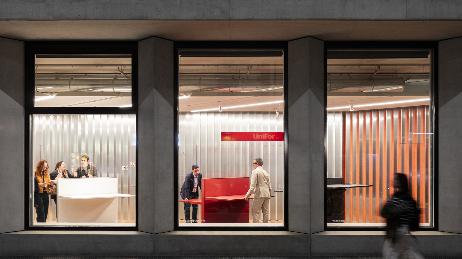 ban Z Foster + Partners Industrial Design UniFor thiet ke trung bay Milan Design Week 2024