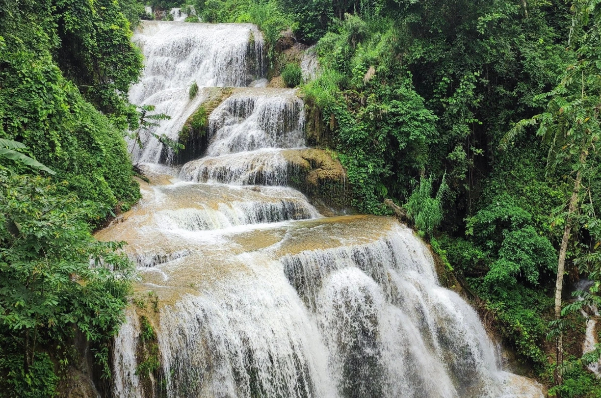 Mai chau du lich tay bac thac mu