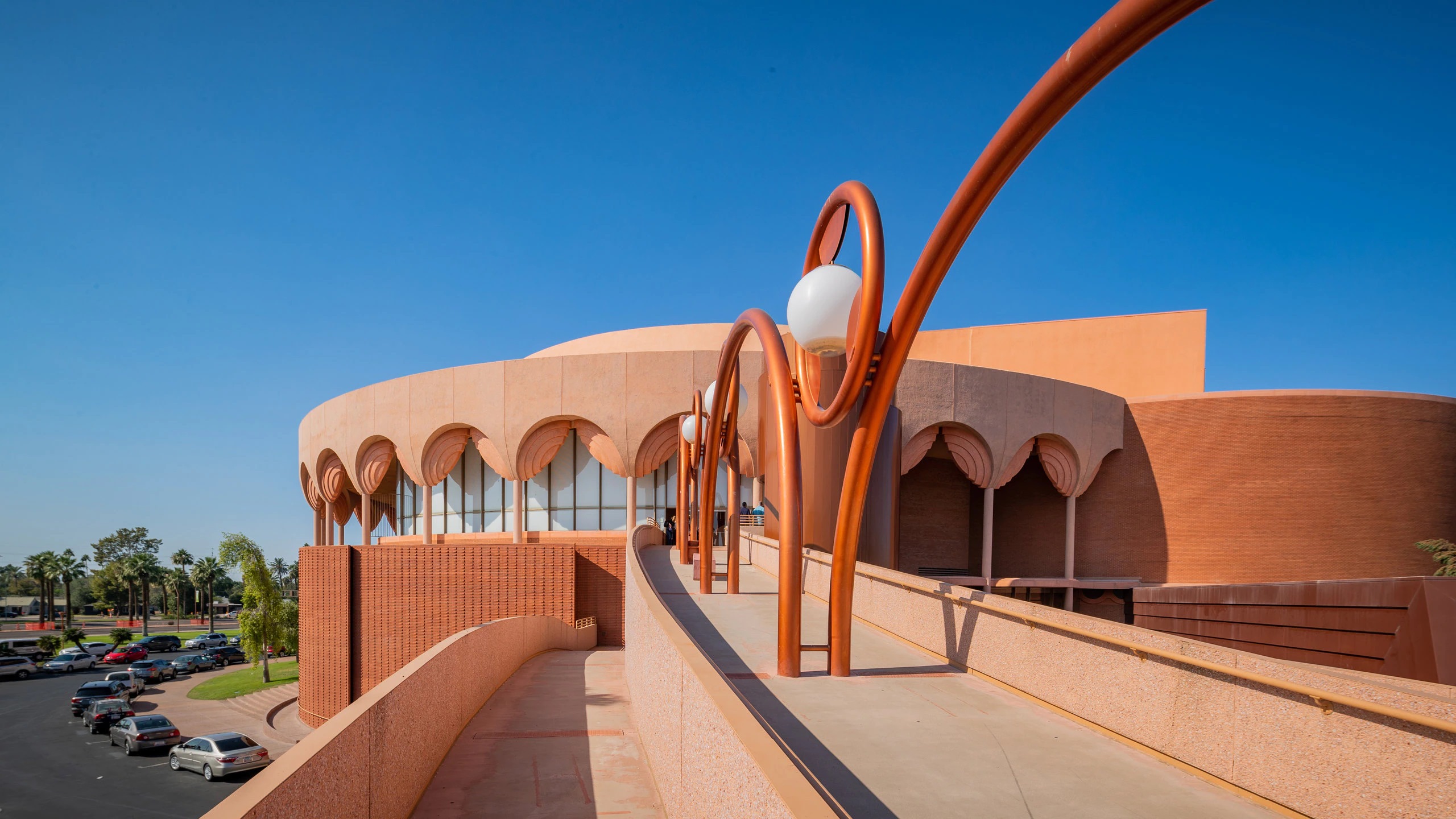 Frank Lloyd Wright thiet ke William Wesley Peters hoan thien xay dung