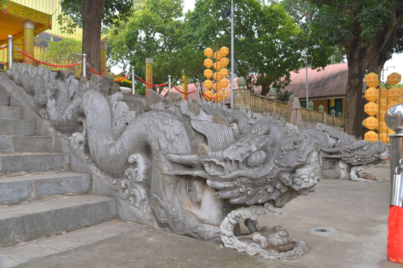 thanh bac thang hinh rong thoi le so