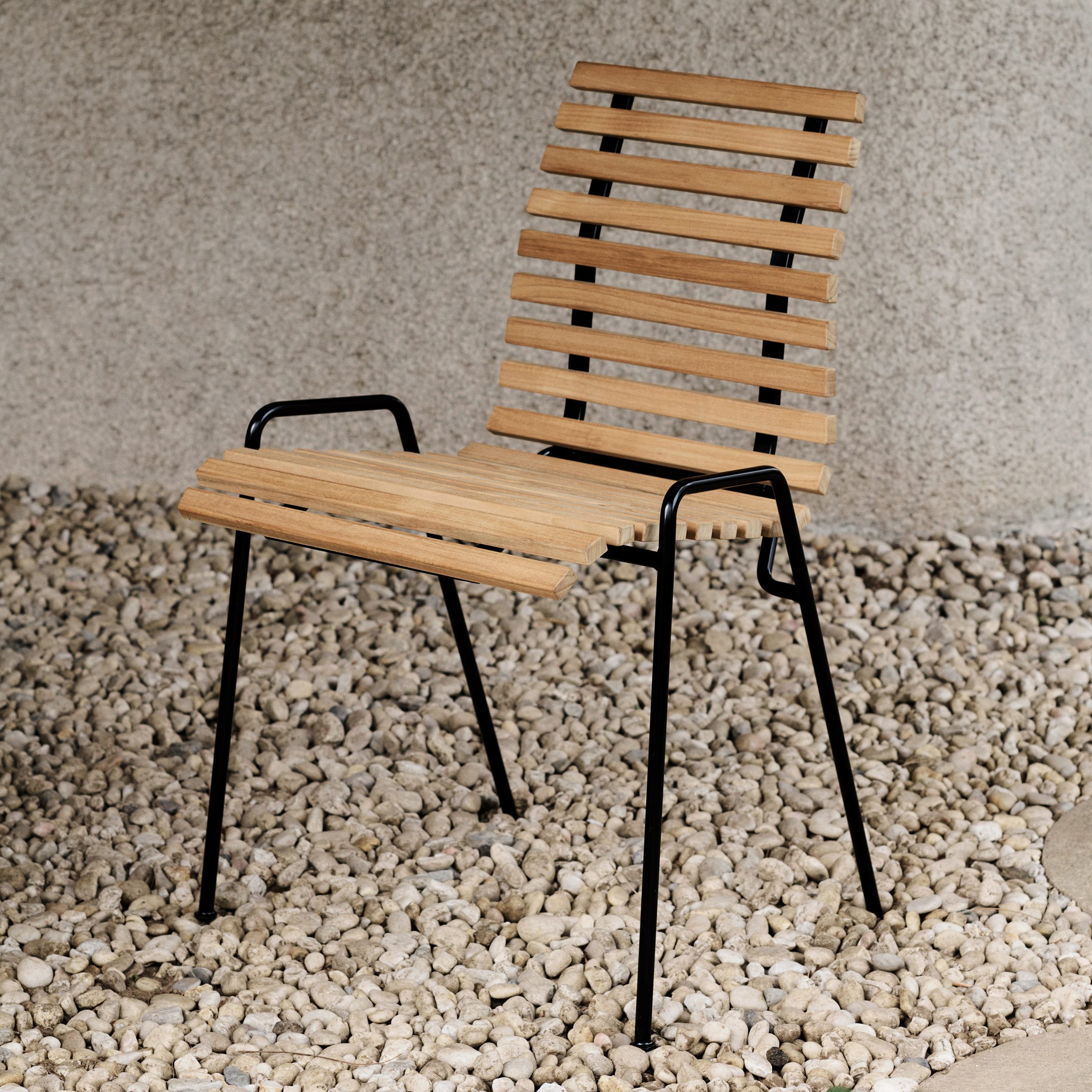 do ngoai that rfh chair Robin Day