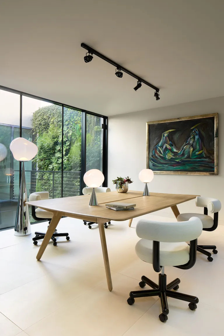 ghe van phong fat work Tom Dixon