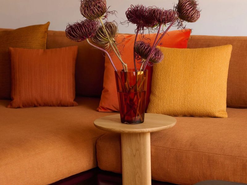 Sofa Anagram: Đồ nội thất thích ứng với không gian và nhu cầu sử dụng hiện đại