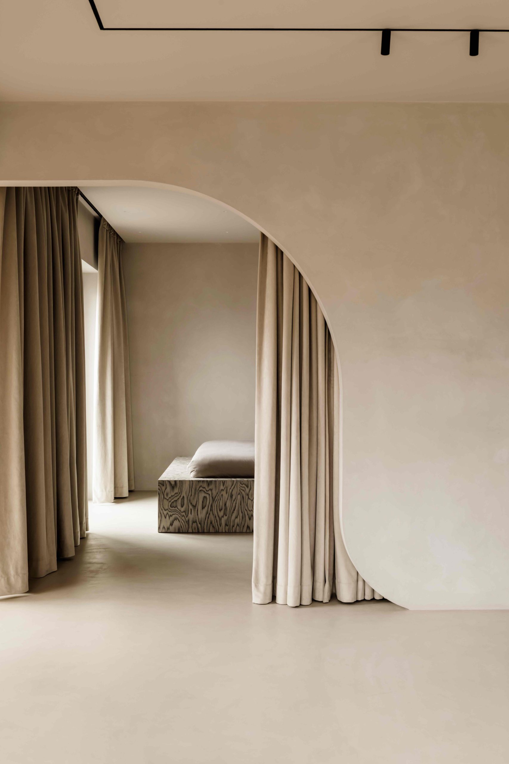 noi that can ho toi gian mau beige