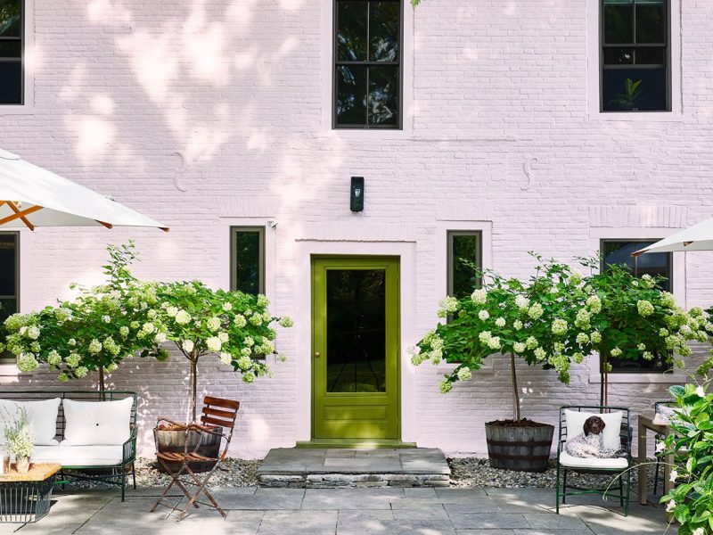 Cửa chính: Sắc màu lối vào mời gọi