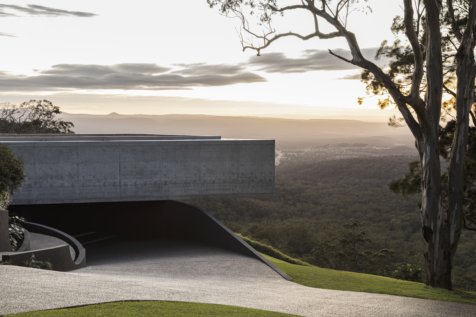 chu nghia kien truc ket hop thien nhien nha Cliffhanger Joe Adsett Architects