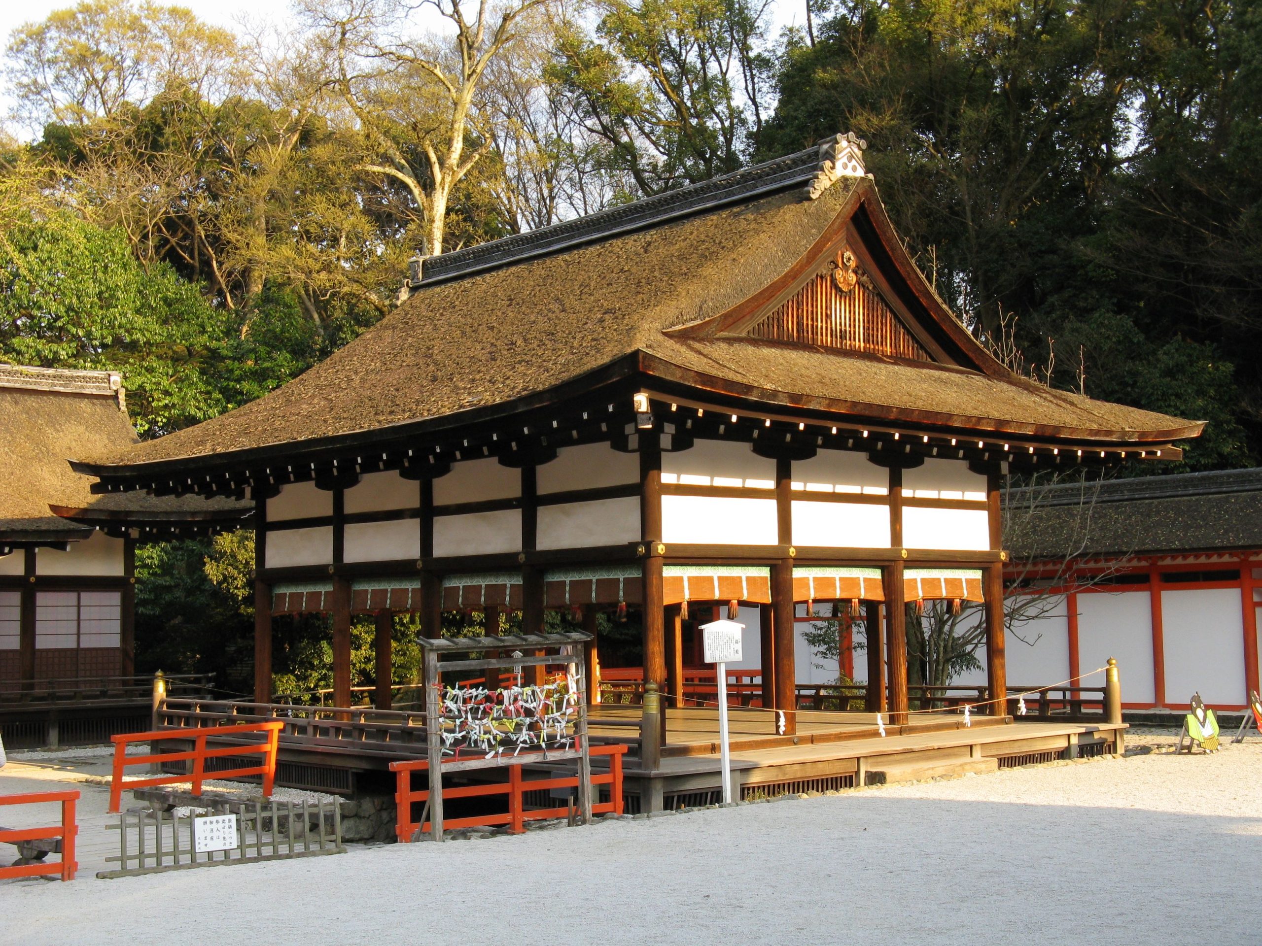 mai Nhat Japanese roof style Irimoya den tho Shinto