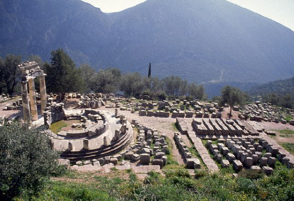 Neoclassic den Apollo Delos thuc cot Doric
