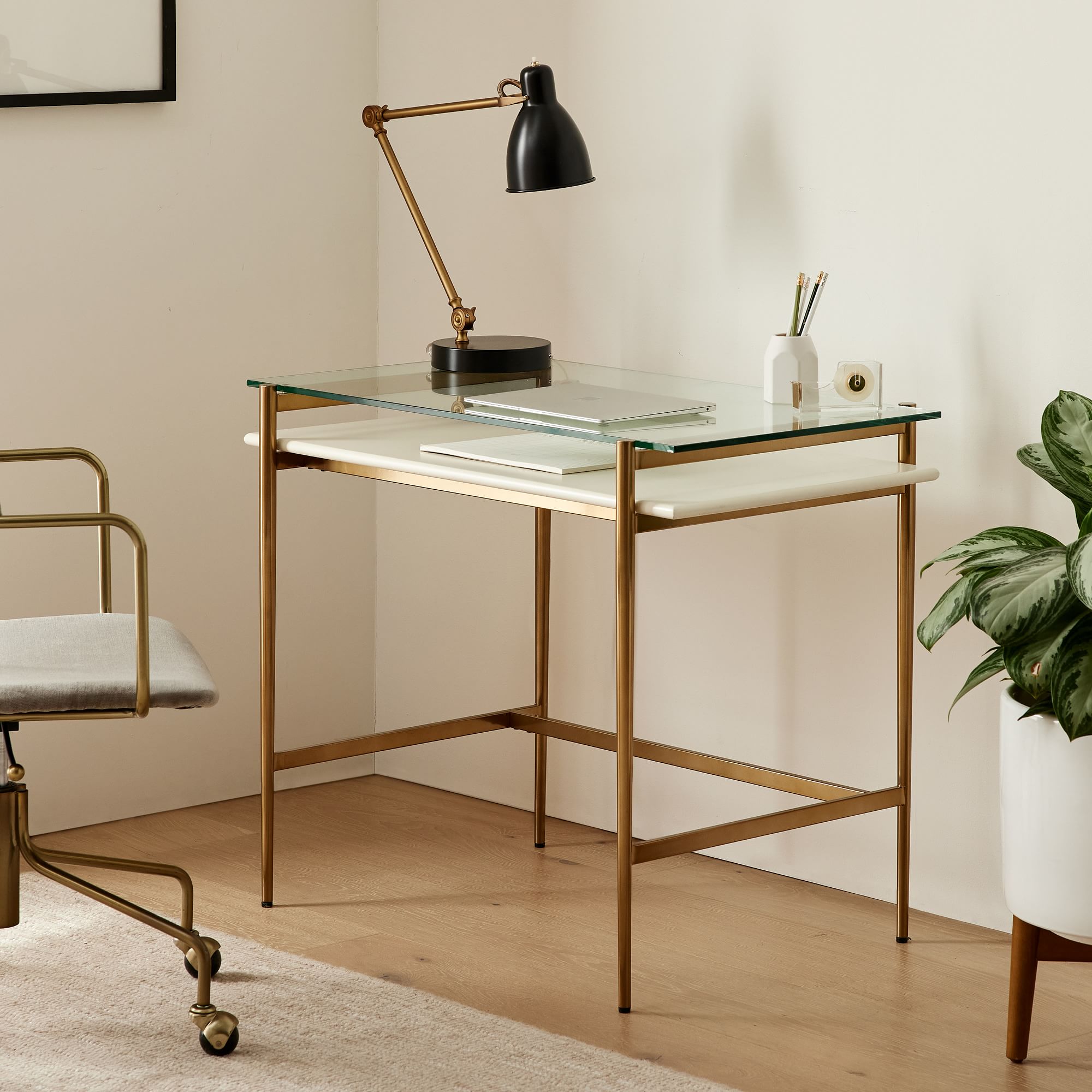 ban lam viec desk Mid-century Art Display West Elm