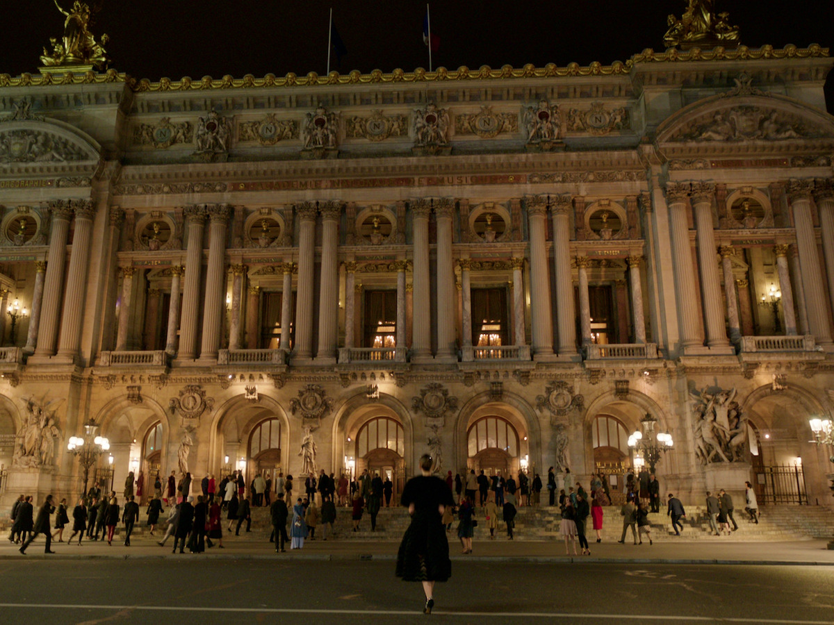 series emily in paris france boi canh phim Opera Garnier Palais Garnier