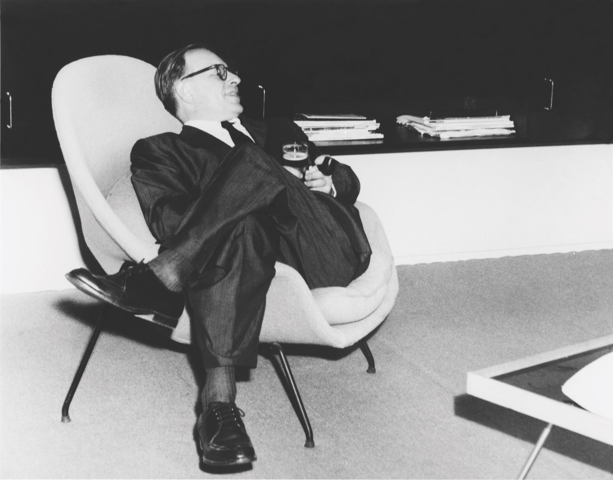 kien truc su eero saarinen womb chair do noi that