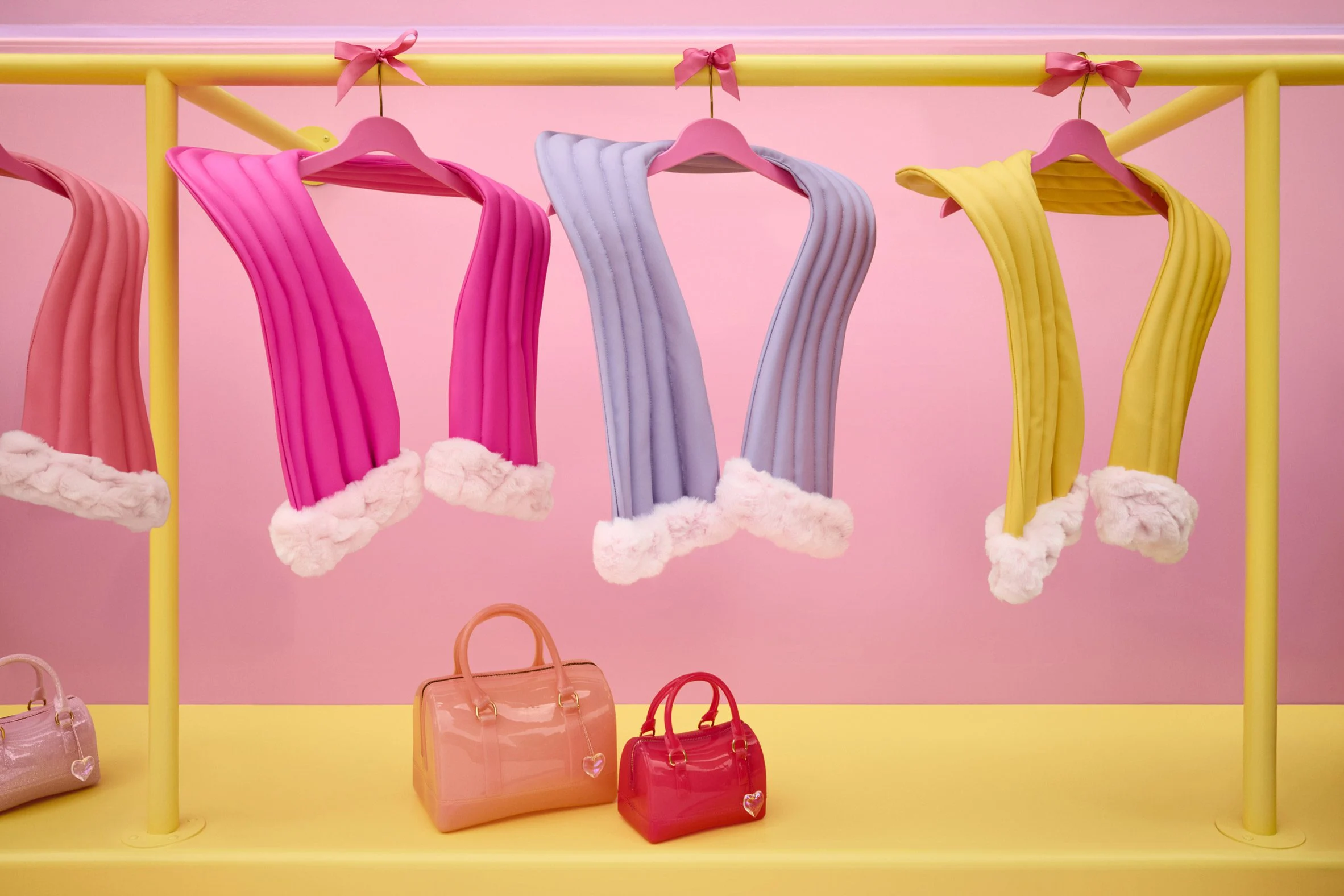 airbnb ngoi nha Polly Pocket Mattel Massachusetts