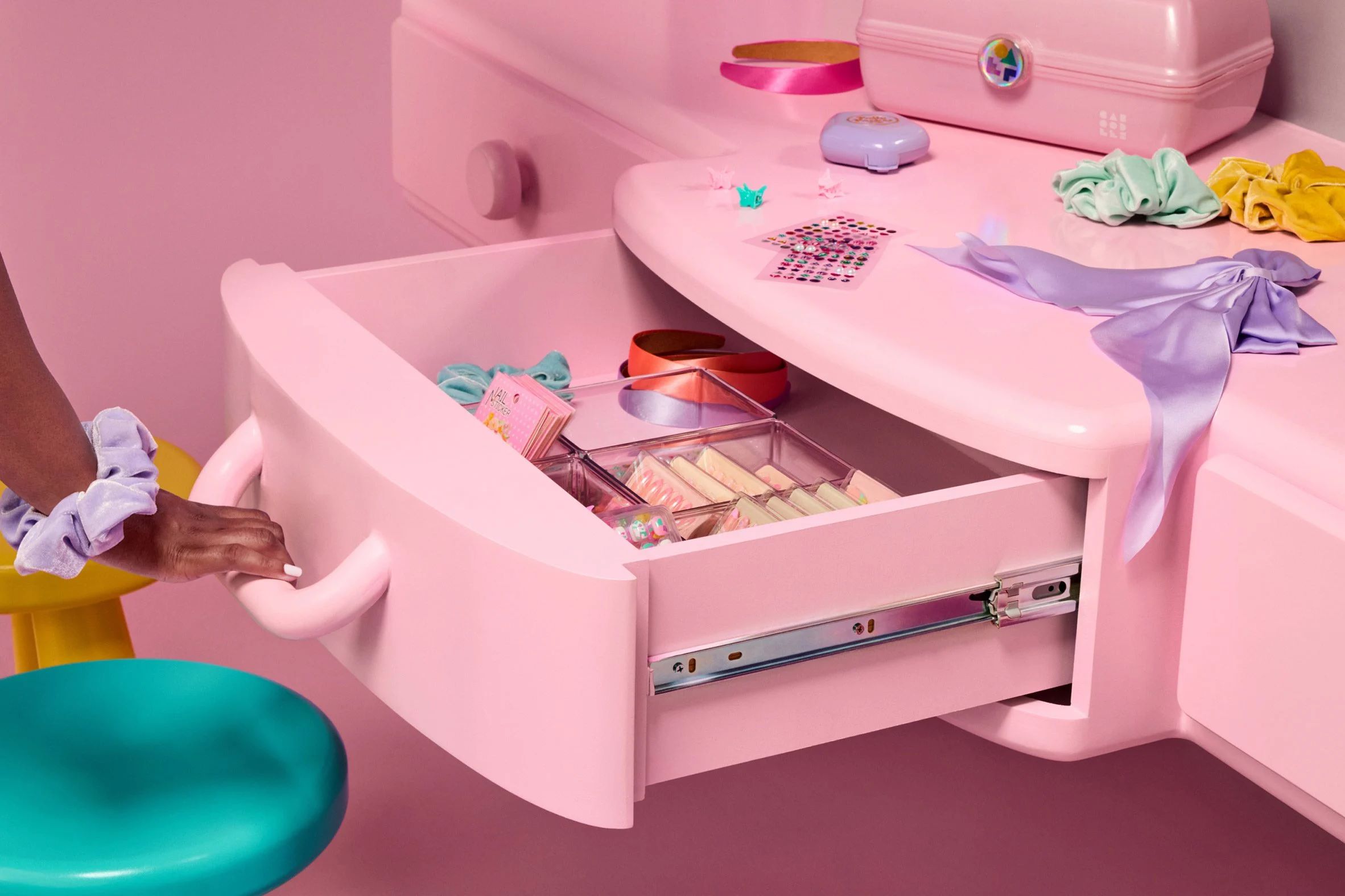 airbnb ngoi nha Polly Pocket Mattel Massachusetts