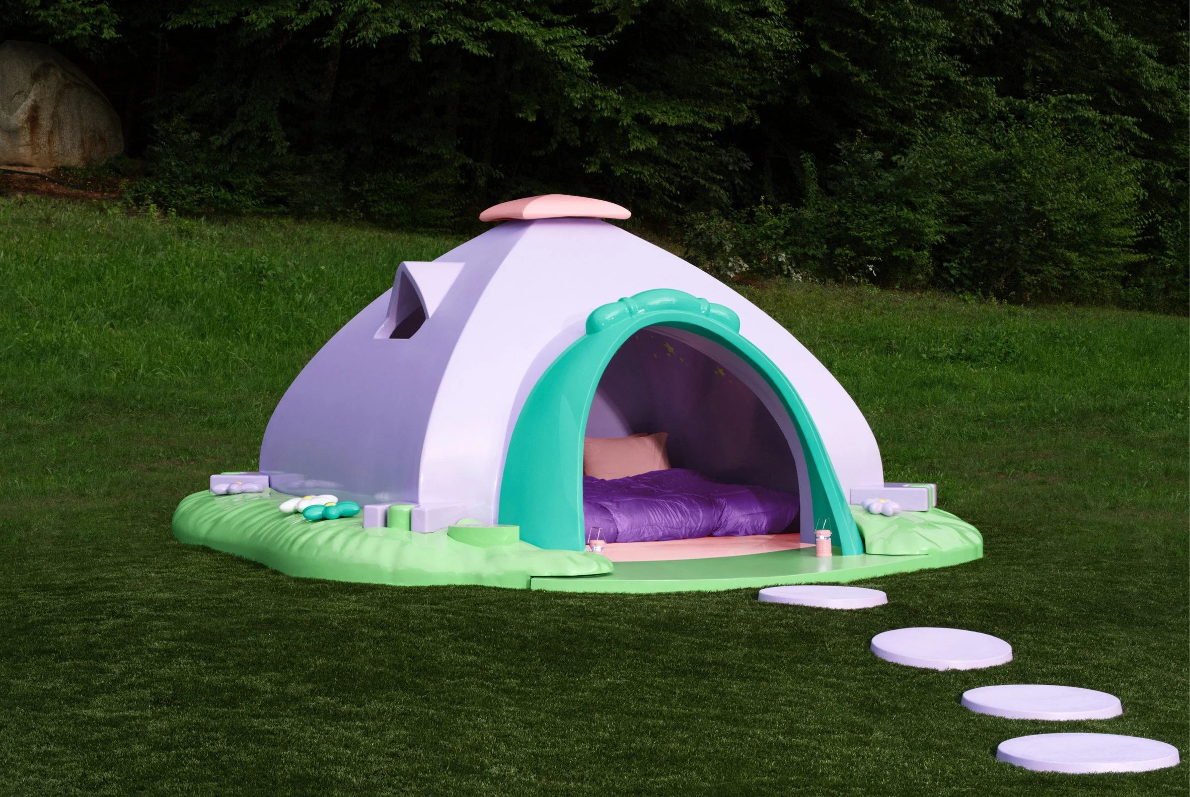 airbnb ngoi nha Polly Pocket Mattel Massachusetts