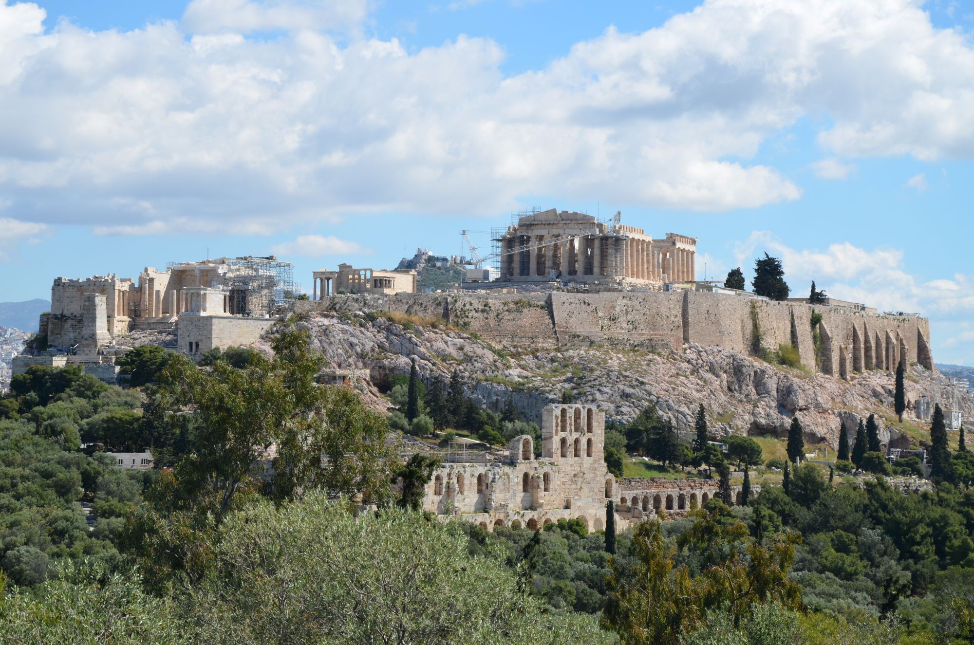 Acropolis den tho di tich kien truc trung tu