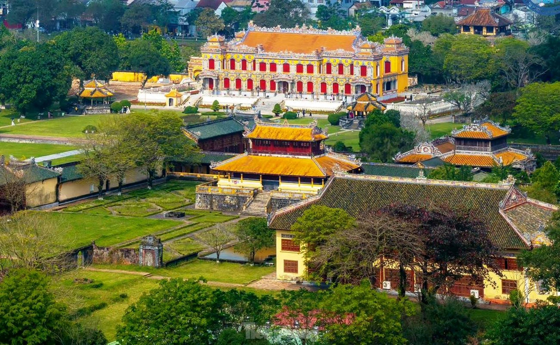 du lich hue dien kien trung trung tu di tich lich su
