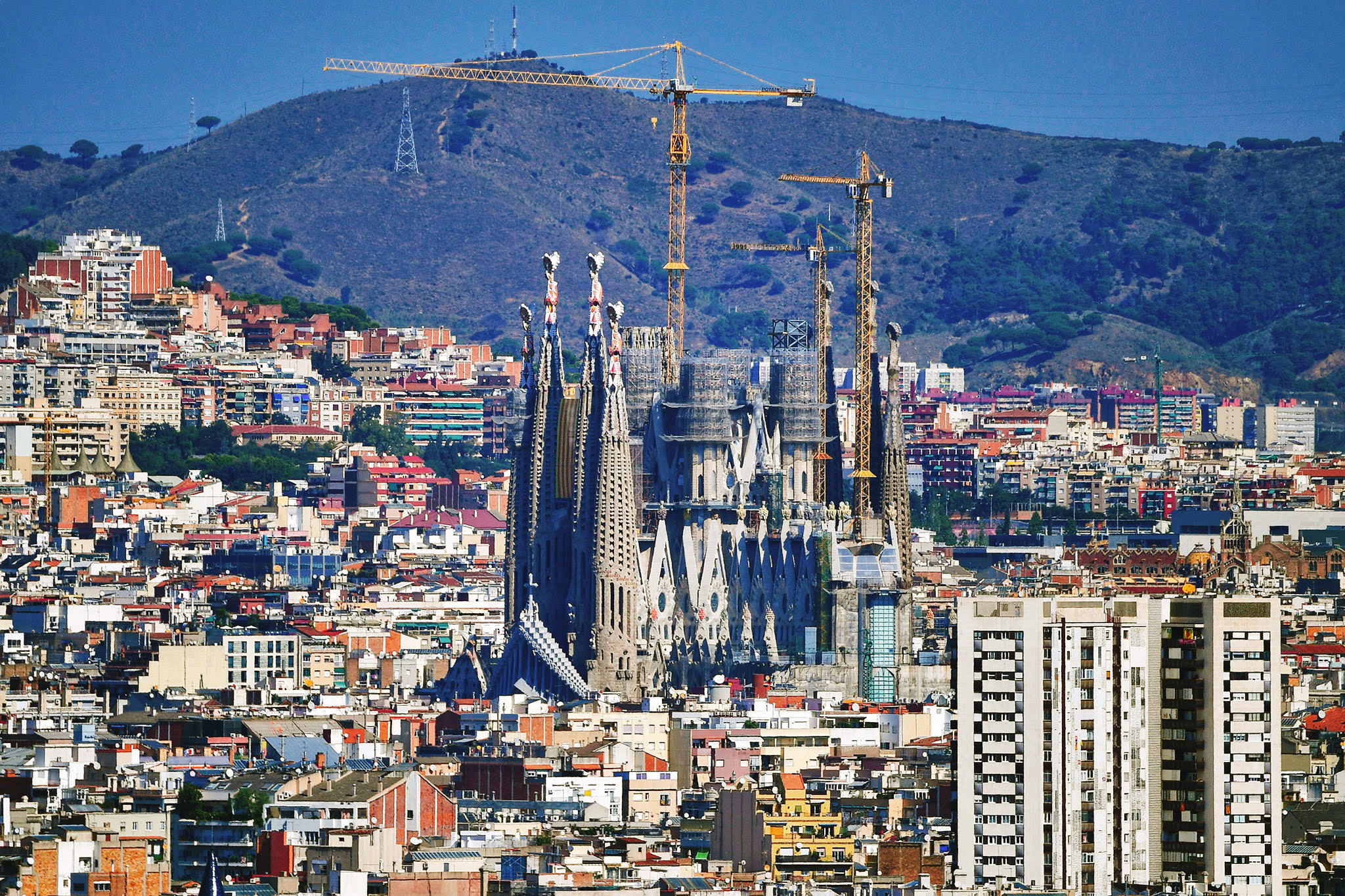 Sagrada Familia nha tho di tich lich su di san trung tu