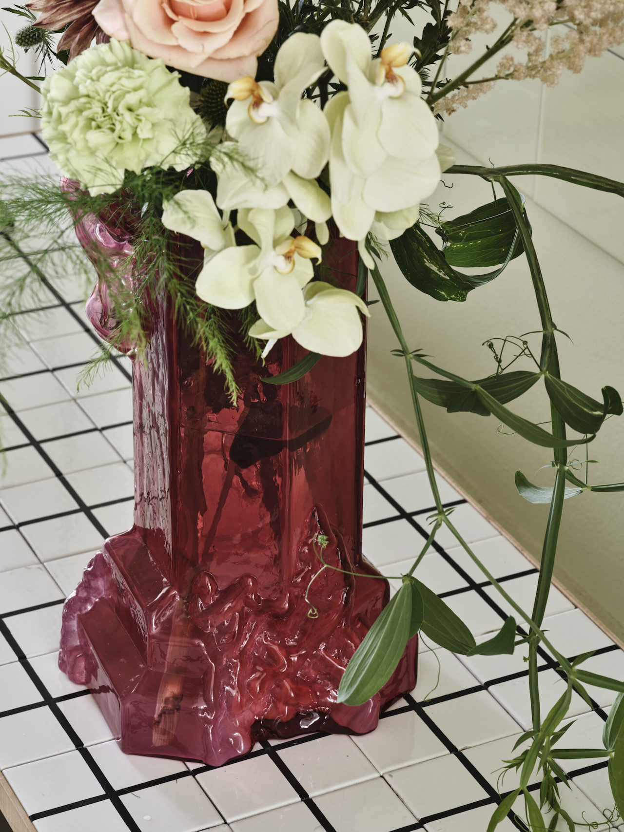 Rocky Baroque vase Kosta Boda Hanna Handotter Front Design Studio Sofia Lagerkvist Anna Lindgren Pavilion The Rock