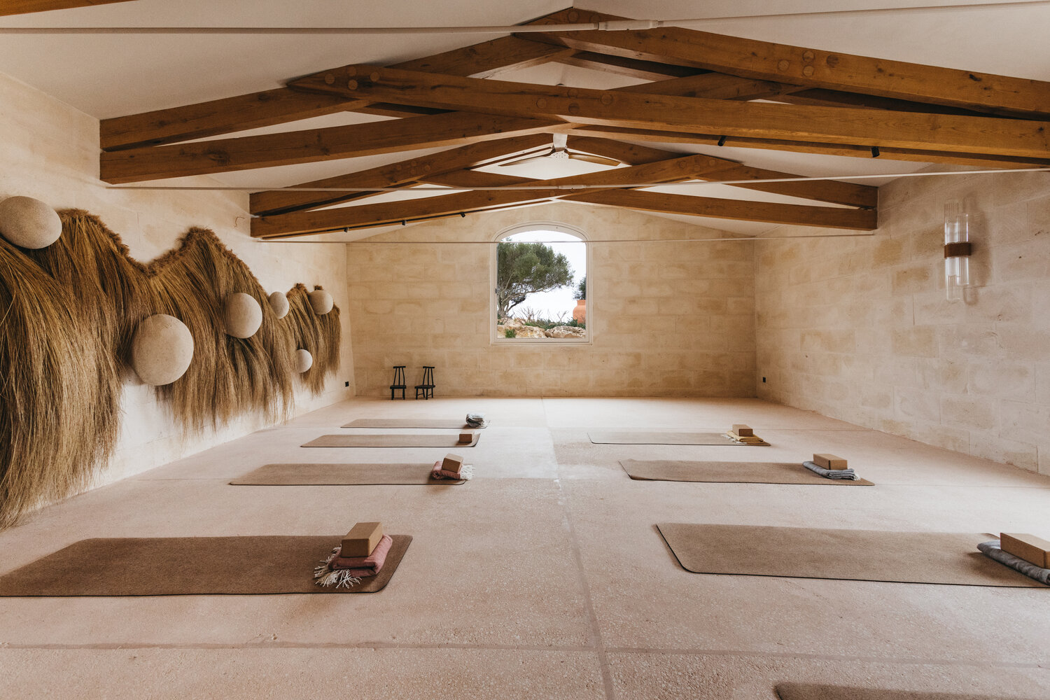 phong yoga khach san khu nghi duong Son Blanc da voi Marés Menorca Atelier du Pont