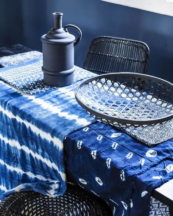 ban an trang tri noi that shibori vai nhuom nhat ban