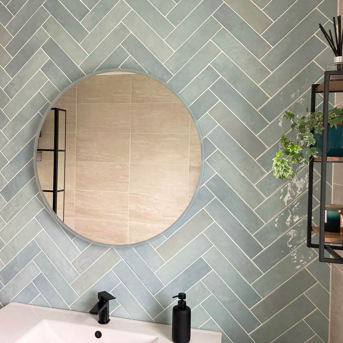 phong tam nho tiles bathroom