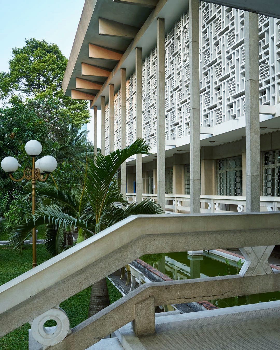 phong cach kien truc hien dai thu vien khoa hoc tong hop tphcm