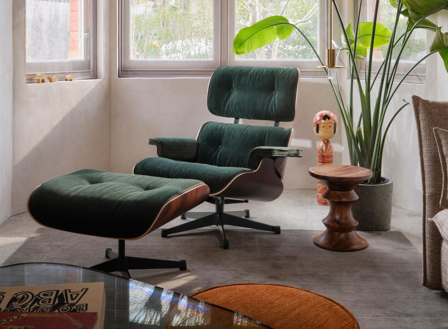 vai nhung ke corduroy phong cach Bohemian thap nien 70 ghe Charles Eames