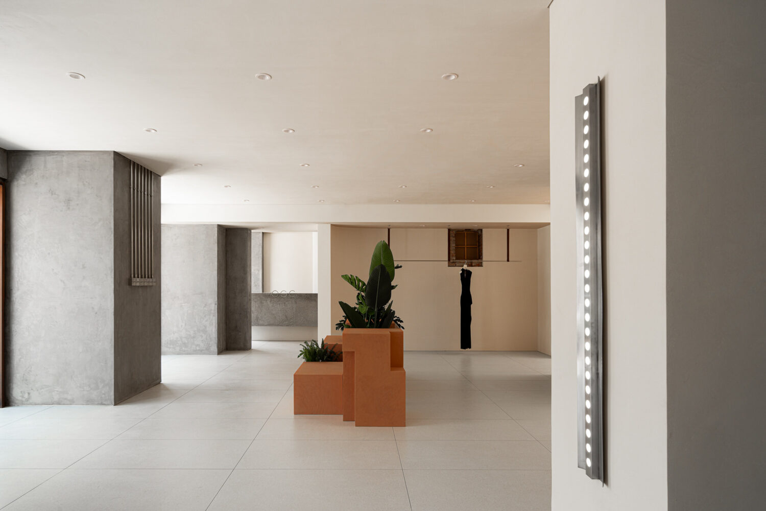 cua hang ban le OSC Boutique Xframe Studio
