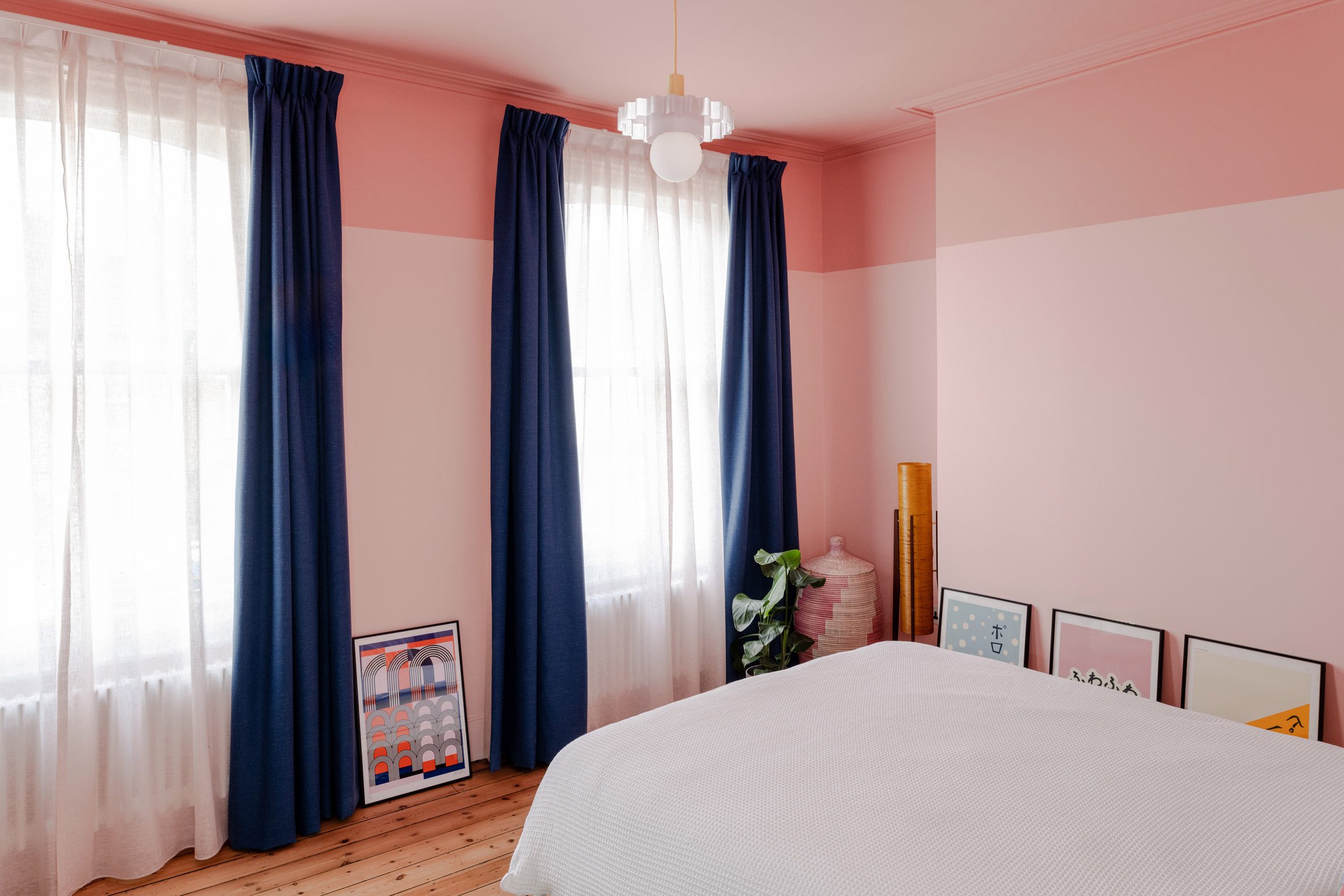 beacon house S&M Architects Materials Assemble cai tao phong ngu son tuong pastel