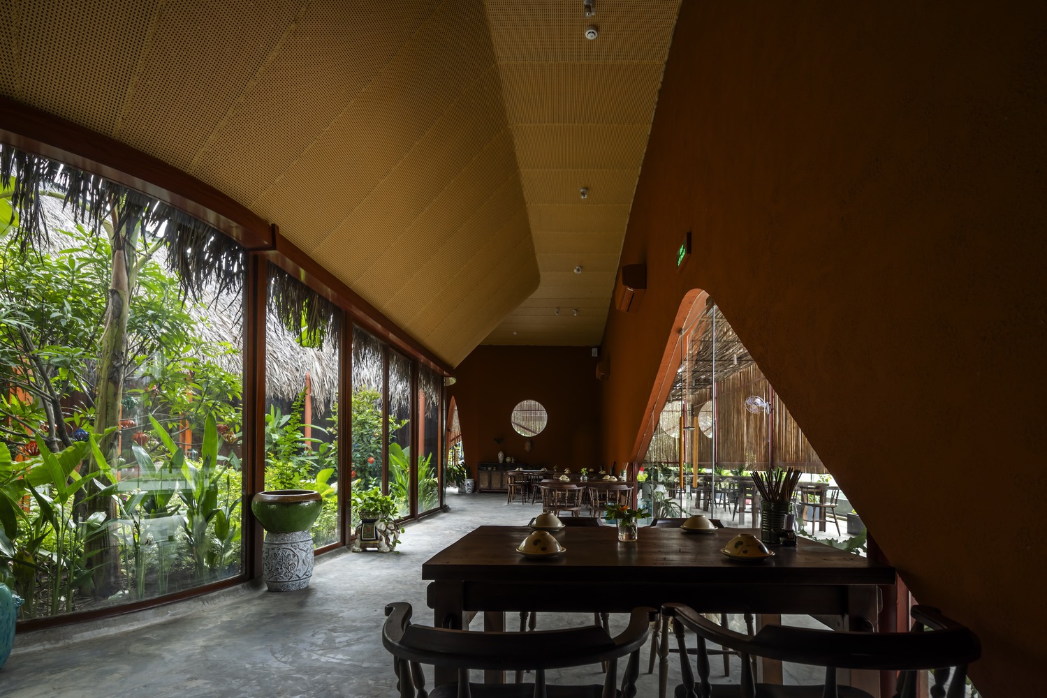 Nha hang Nha Tu Garden 1