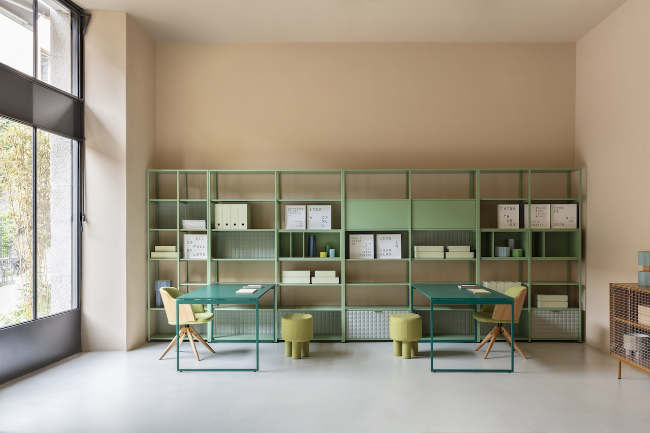 van phong office Dieffebi Elisa Ossino ban Franny tu Mate ghe Zoey ke Line