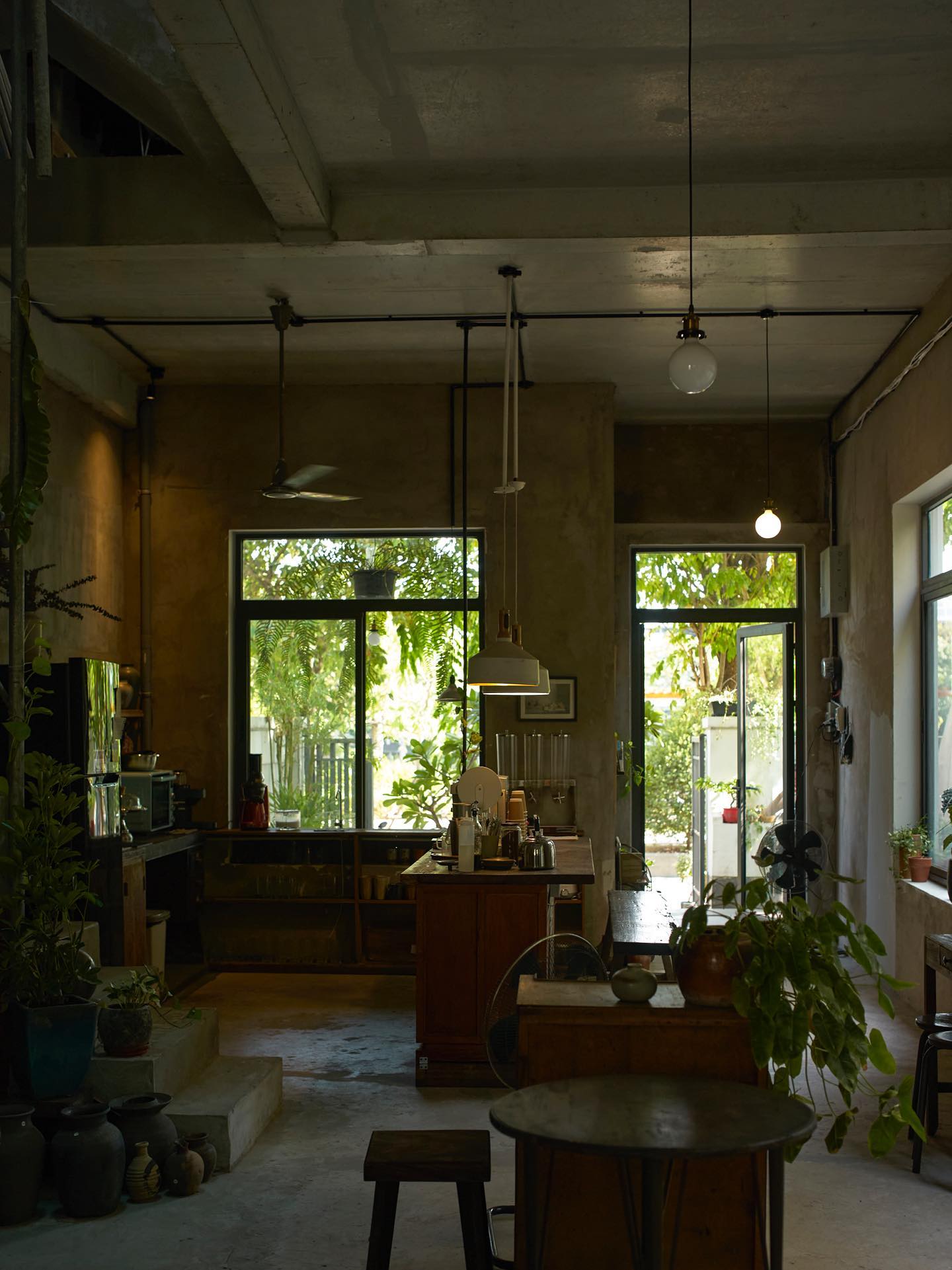 hidden gem sai gon nhat tiem cafe mat troi