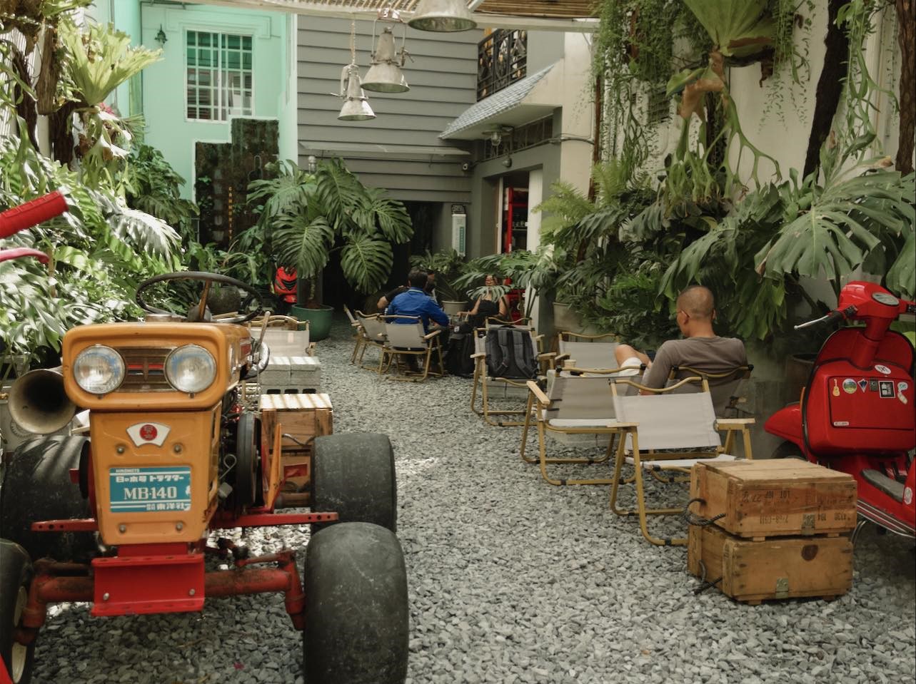 hidden gem sai gon Arrow Warehouse tran khac chan phu nhuan