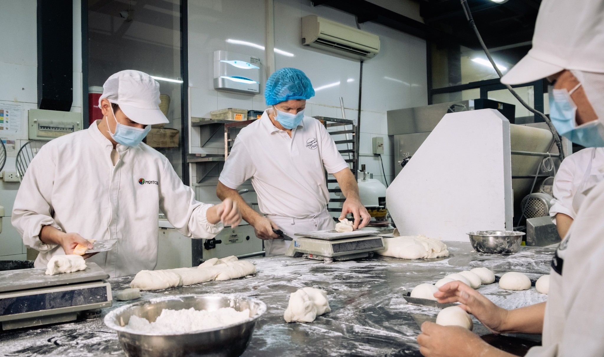 dau bep banh mi annam gourmet central kitchen