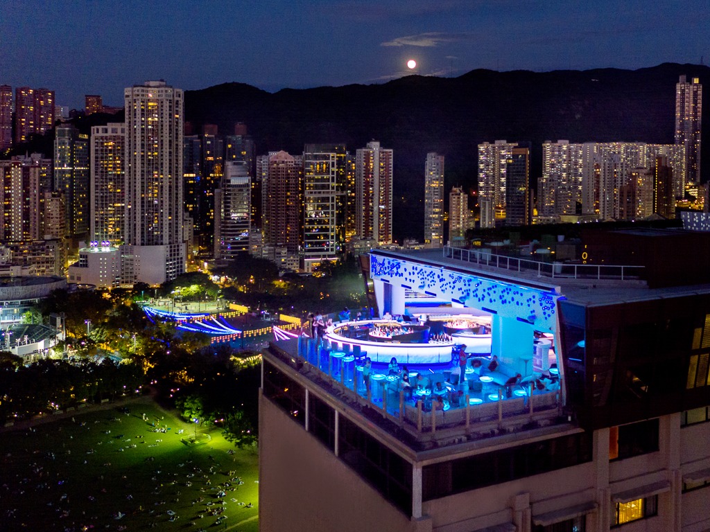 SKYE Hong Kong rooftop bar